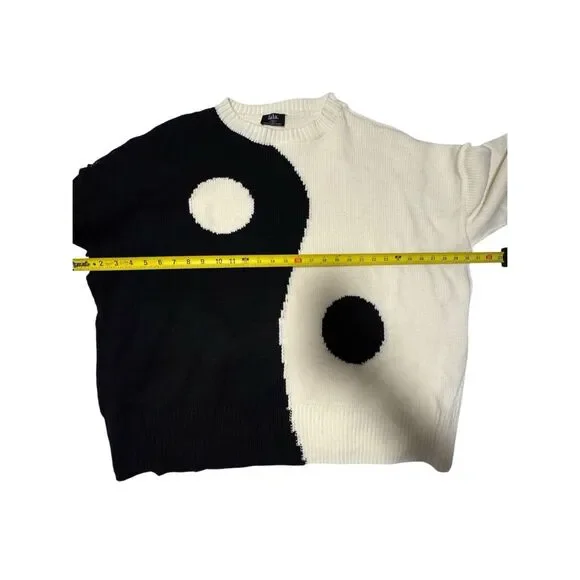 Dressed in Lala size small (oversized) yin yang gang knit sweater - EUC - Picture 4 of 11